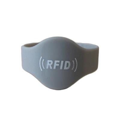 China Waterproof / Waterproof Waterproof Cardy OEM Silicone 13.56MHz RFID Wristband Custom Logo Printing for sale