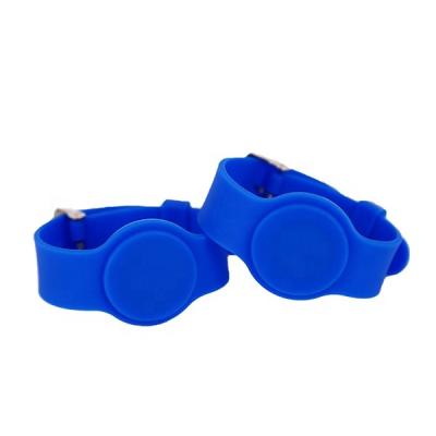 China Waterproof RFID Silicone Event Festival Wristband Adjustable Passive Waterproof/Waterproof NFC Wristband for sale