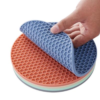 China Non-slip Heat Resistant Table Mat Cup Mat Silicone Coaster Round Shape Silicone Hexagon Pot Viable Holder for sale