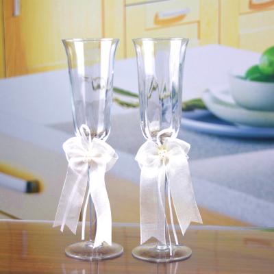 China Modern wholesale valentine gift glass vintage wedding champagne glass handmade decorative flute glass for sale