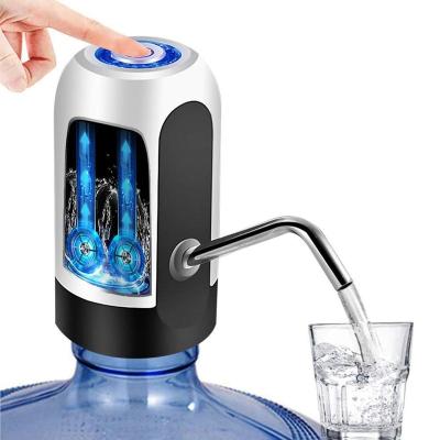 China USB Charging 30 Days Battery Life Automatic Electric Bottled Drinking Water Pump Water Vending Machine for sale