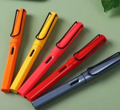 China Plastic pen advertising pens with customized logo business signature pen gift pen with engraving for sale