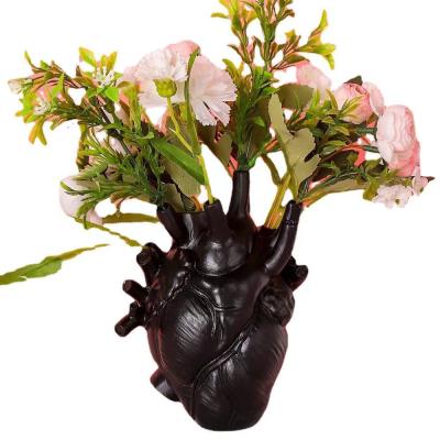 China Europe Opens Custom Anatomical Home Decoration Creative Anatomical Home Vase DIY Heart Resin Heart Resin Crafts for sale