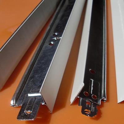 China Ophangend plafondsysteem T-raster / plafond T-balk lichtstaal keelprofiel Te koop