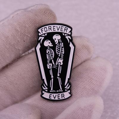 China Metal Love You Forever Skeleton Coffin Lapel Pin Skull Couple Wedding Anniversary Gift for sale