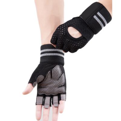 China Breathable Comfortable Durable Pull Up Full Palm Protection Fingerless Workout Gloves With Wrist Support for sale