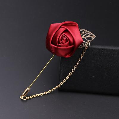 China 2021 Best Selling Skull Gold Color Formal Dress Suit Flower Brooches For Man for sale