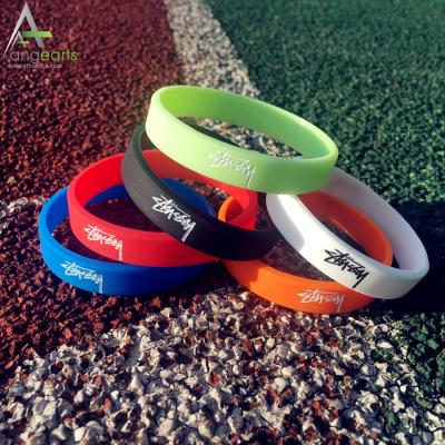 China Wholesale Custom Sports Logo Men's Rubber Wrist Band Bracelet Silicon Bracelet From Europe for sale