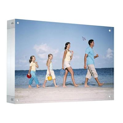 China Manufacturer Supplies Recyclable Economic Magnetic Acrylic Photo Frame Customizable Size for sale