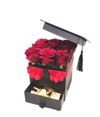 China Handmade Flower Arrangement Hat Box Graduation Gift Box for sale