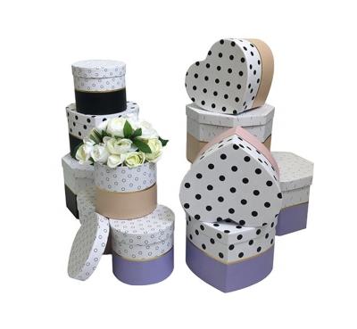 China Multi-Shape Round Combination Handmade Heart Shaped Hexagonal Flower Gift Boxes Three-Piece Set for sale