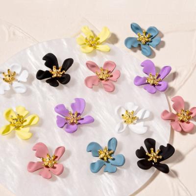 China Hot Selling MCMANN Metal Nail Mix Color Alloy Five Flower Hot Selling MCMANN Metal Nail Fairy White Sanded Nail Ornament for sale