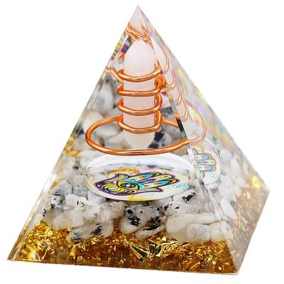 China Europe New Design White Crystal Point Orgone Pyramids Reiki Chakra Energy Orgonite Pyramid Gifts for sale