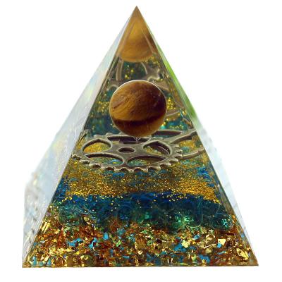 China Europe Wholesale Energy Orgone Pyramid Crystal Crafts Gift Healing Crystals Handmade Products New for sale