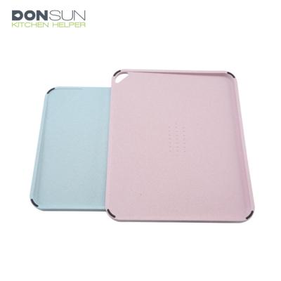 China New Design Sustainable Kitchen Chopper Wheat Straw Vegetable Cutting Board for sale