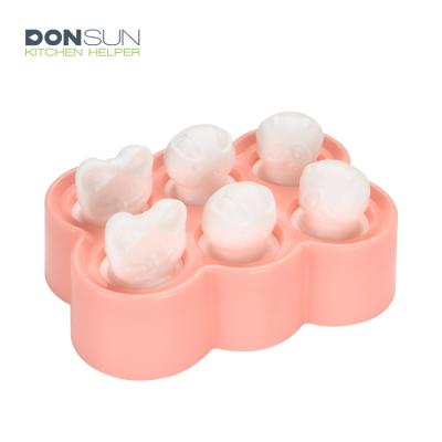 China Sustainable Novelty Silicone Ice Molds Animal Shaped 3D Popsicle Ice Cream Sticks Mold for sale