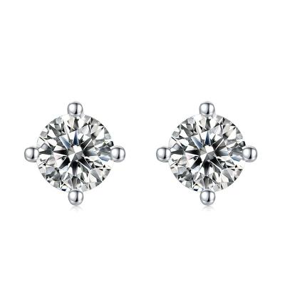 China 2022 Wedding CLASSIC Fashion Round 6.5 5.5mm Moissanite Diamond 18k White Gold One Carat White Clear Moissanite Stud Earrings for sale