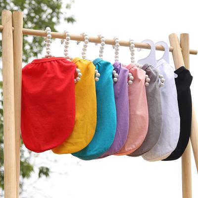 China Globally Wholesale Stocked Doggie Outfits Pet Clothes Designer Summer Cat Clothes Slim Shirt Clothes American Standard Dog Clothes for sale