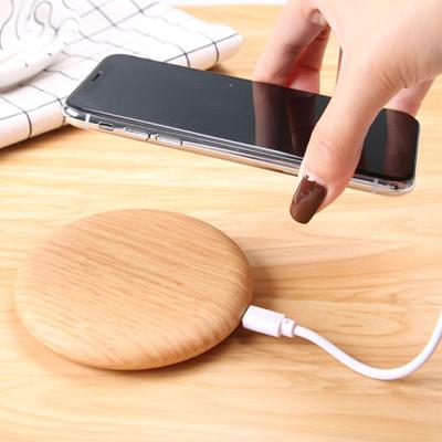 China Free Wooden Wireless Charger Shipping 1 Sample OK 15W Protection Christmas Gift Wooden Fast Charging Wireless Charger for sale