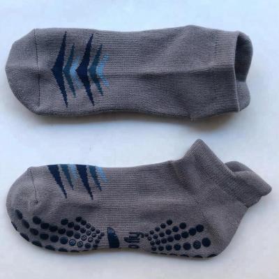 China Antibacterial Customized Design Mockup Non Slip Logo Fitness Exercise Sock Sticky Tread Bottom Grip Sock Workout Socks Anti Sliding Lagree for sale