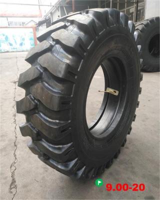 China Natural rubber +nylon truck tire 9.00-20 tire with hign quality for sale