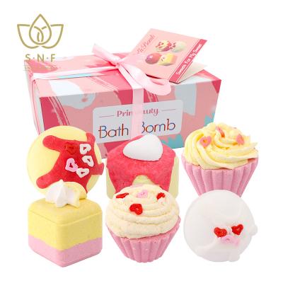 Cina Wholesale Natural Essential Oil Cake Dessert Gift Box Handmade Bath Bomb Kinder Bath Ball Bath Bomb in vendita