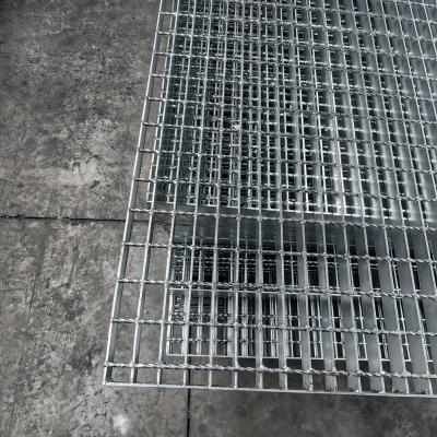 China Excellent Corrosion And Weather Resistance Anti Skid Grating / Non Slip Grating for sale