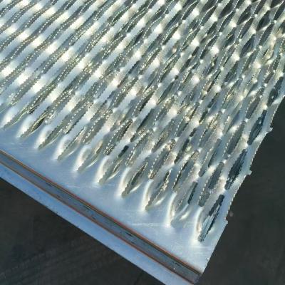 China 20*3 Steel Flat Size Serrated Steel Grating For Industrial 25mm Bearing Bar Pitch for sale