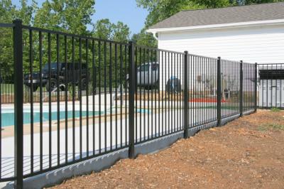 China Silver Zinc Plated Heavy Duty Galvanized Chain Link Fence for Various Height Requirements for sale