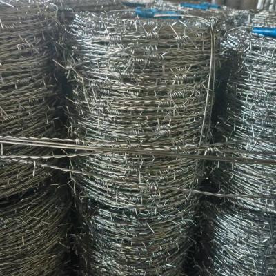 China Moderate Stainless Steel Mesh with 1 635 Mesh Count and Mill Edge / Slit Edge for sale