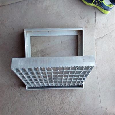 China Durable Anti Slip Low Carbon 20x3 Steel Drain Grates Building Materials Q235 for sale