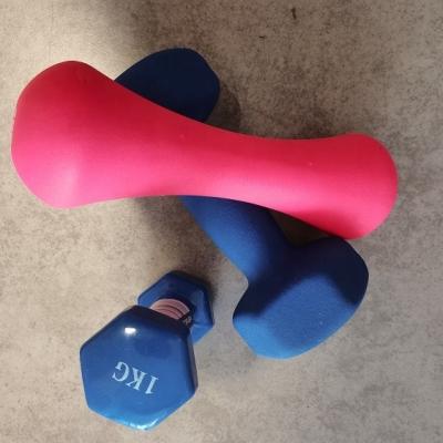 China Universal Colorful 1kg 1.5kg 2kg 3kg 4kg 5kg Vinyl Neoprene Dumbbell For Home Exercise Strength Training for sale