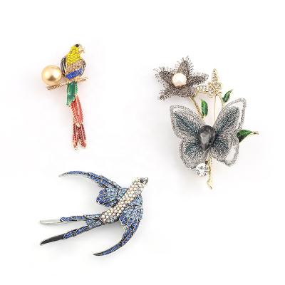 China New ALLOY Fashion Flower and Bird Scarf Clasp Rhinestones Crystal Antique Cute Animal Brooch for Women Girls for sale