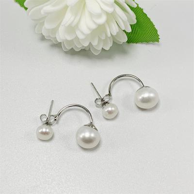 China CLASSIC Moon Shape Jewelry 2 Series Pearl Earring S925 Silver Geometric White Pearl Earring For Woman for sale