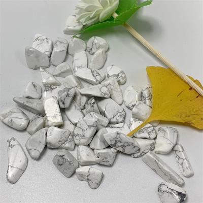 China China 10-15mm High Quality Natural White Howlite Crystal Chips Gravel Tumbled For Decoration for sale