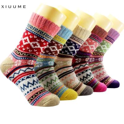 China Custom Logo Winter QUICK DRY socks for men and women warm winter thick embroidery custom socks for sale