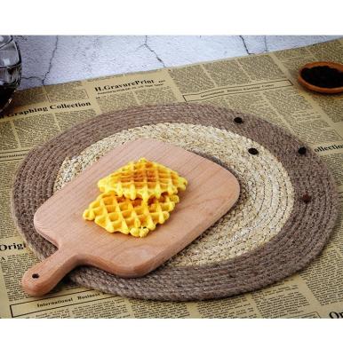 China Other Good Quality Corn Husk Circular Curve Dining Table Slip Weave Heat Resistant Place Mats Non Stitching Placemats for sale