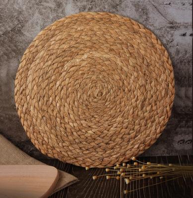 China Sustainable Straw Woven Cattail Place Mat Set of 12 Place Mats Heat Resistant Braided Table Mats Non Slip Place Mats for sale