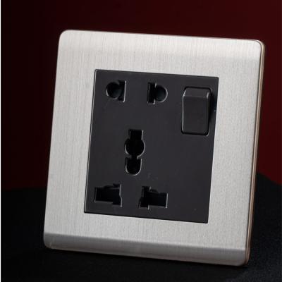 Chine 2 Pin Switched Socket With 1 Way Switch Top Selling 2 3 5 Pin Wall Socket With Switch American Style Multifunctional à vendre