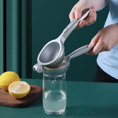 China Kitchen Instruments Stainless Steel Lemon Squeezer/Staple Viable Hot Manual Fruit Cutting Tool for sale