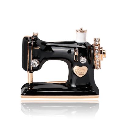 China Cute Rhinestone Maiden Design Alloy Retro ALLOY Sewing Machine Exquisite Brooches Jewelry for sale