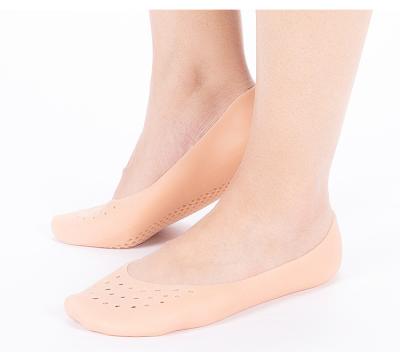 China QUICK DRY Moisturizing Exfoliating Breathable Silicone Massage Foot Care Booties Silicone Gel Socks For Foot Spa for sale