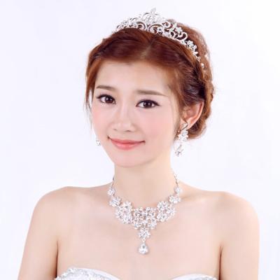 China Bridal set 2022 new romantic wedding necklace jewelry wedding accessories crown bridal three-piece headdress for sale