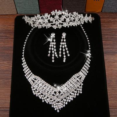 China 2022 New Necklace Earring Set Alloy Fashion Pendant Headdress Stunning Bridal Romantic Snap Fairy Diamond Tassel Jewelry Accessories for sale