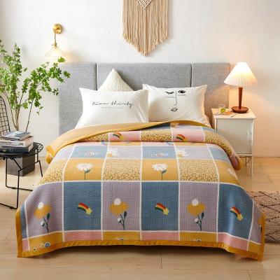 China New Design Anti-Static Velvet Bedspread Luxury Quality High Quality Comforter Bed Cover for sale