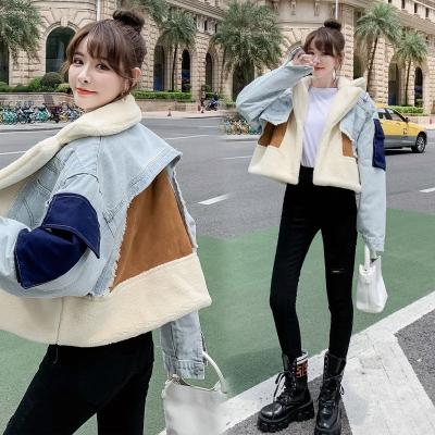 China 2022Women Anti-wrinkle Faux Fur Coat Wholesale Winter Patchwork Lambswool Warm Denim Jacket for sale