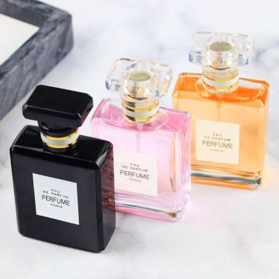 China 30ml 50ml Cosmetic Free Sample Empty Square Spray Perfume Glass Empty Luxury Flat Pump Bottle for sale