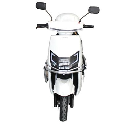 China Competitive Price High Performance Dual Drive Controller White 1000W Unisex Electric Scooter With Suspensions for sale