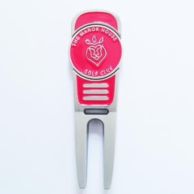 China Custom Logo Magnetic Golf Divot Tool Golf Accessory Golf Fork With Ball Marker for sale