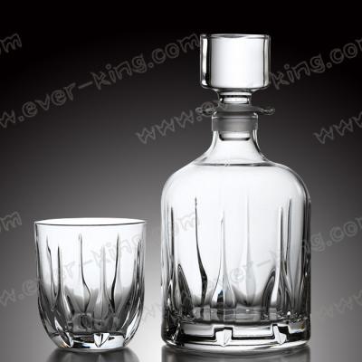 China ISO9001 750ml Clear Embossing Whiskey Empty Bottle for sale